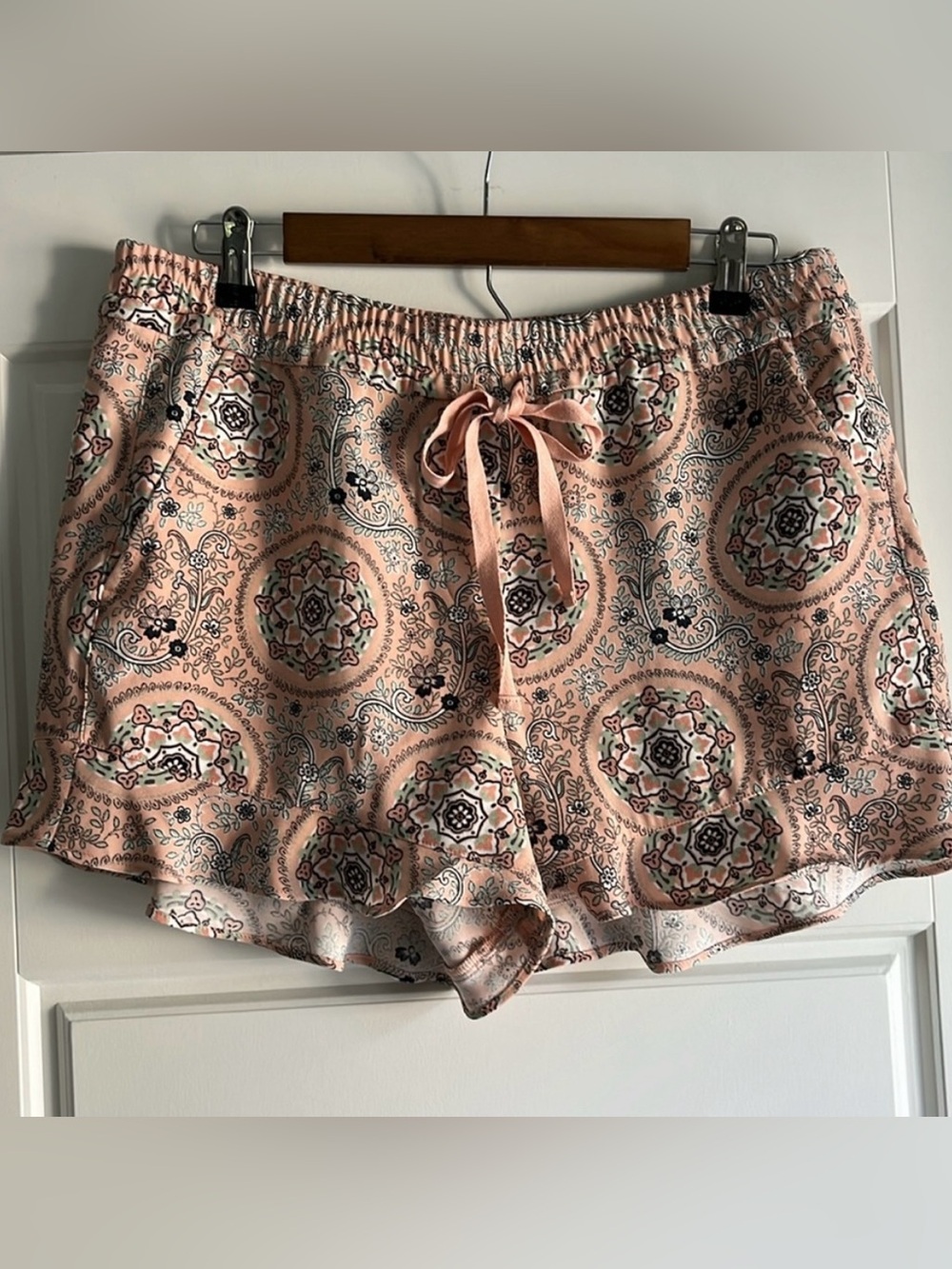 LOFT Ruffle shorts